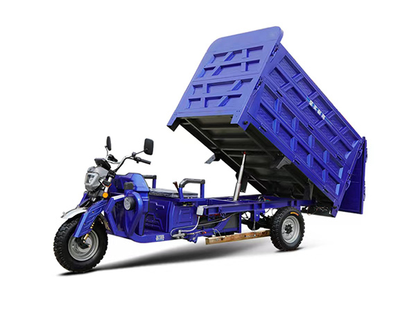 High-Side Three-Wheeled Self-Unloading Truck